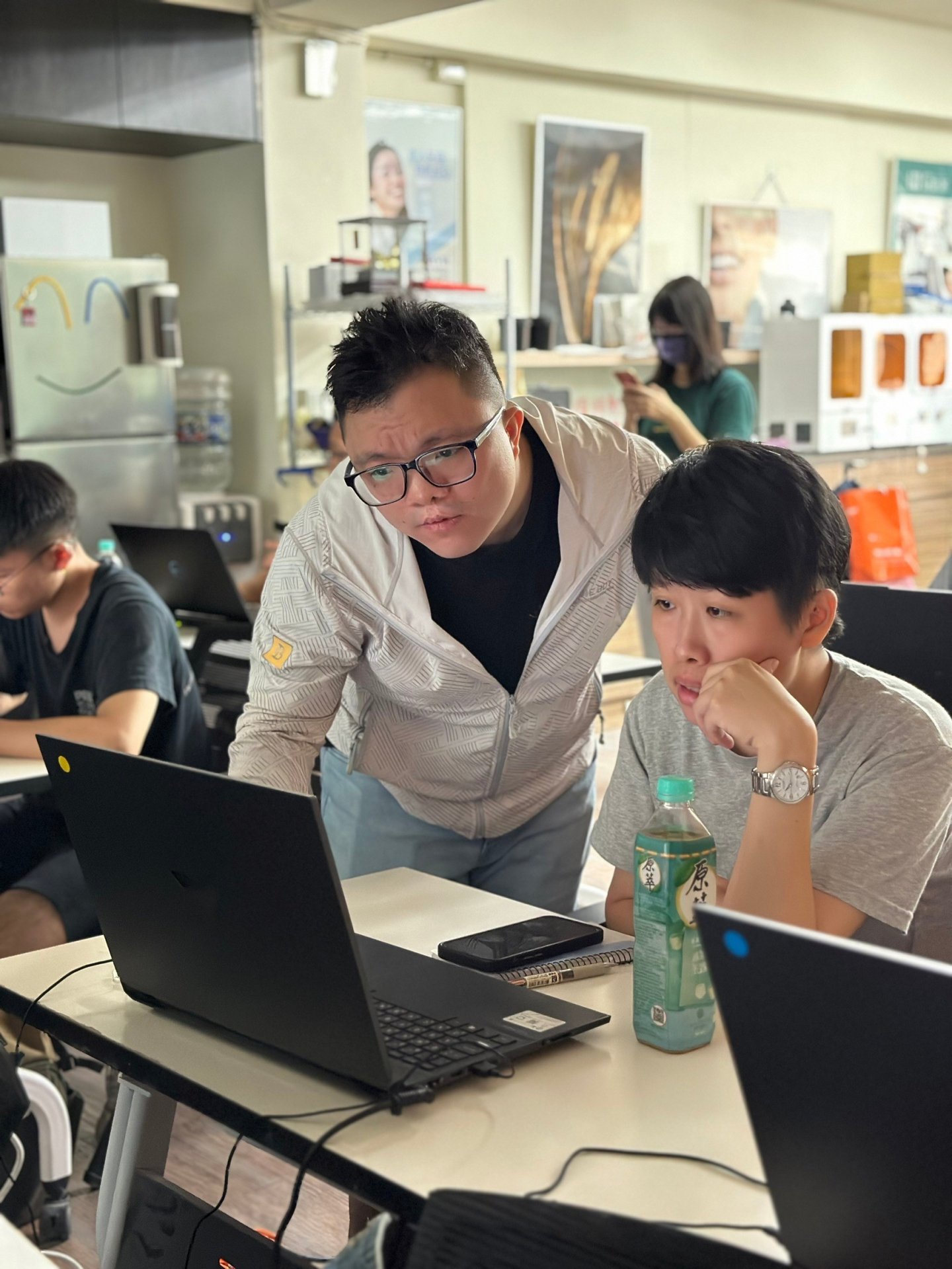 設計軟體教育實作課程- 中階