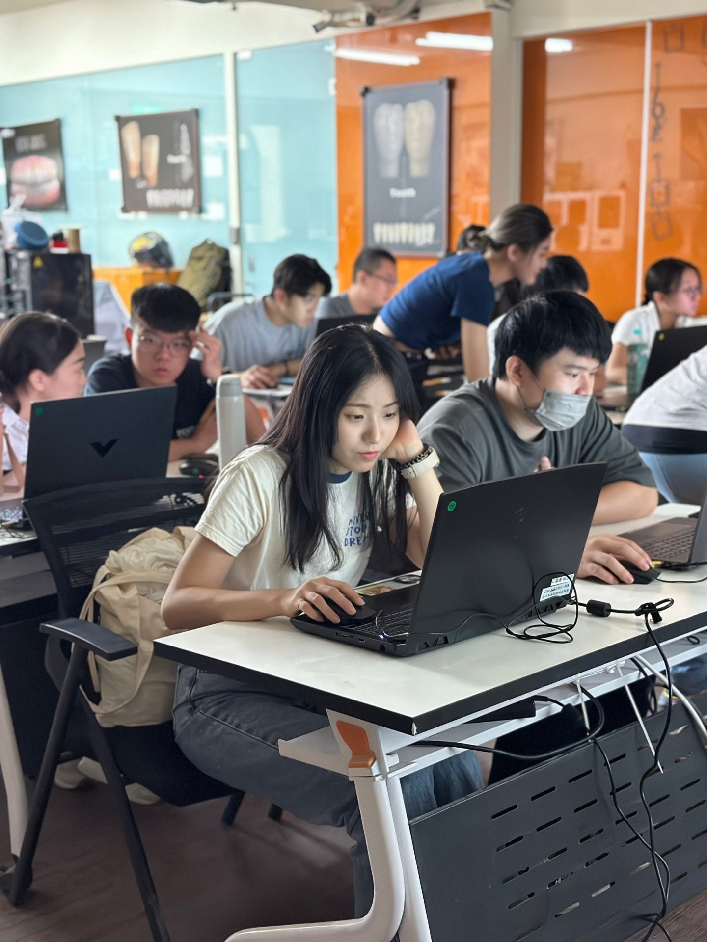 設計軟體教育實作課程- 中階